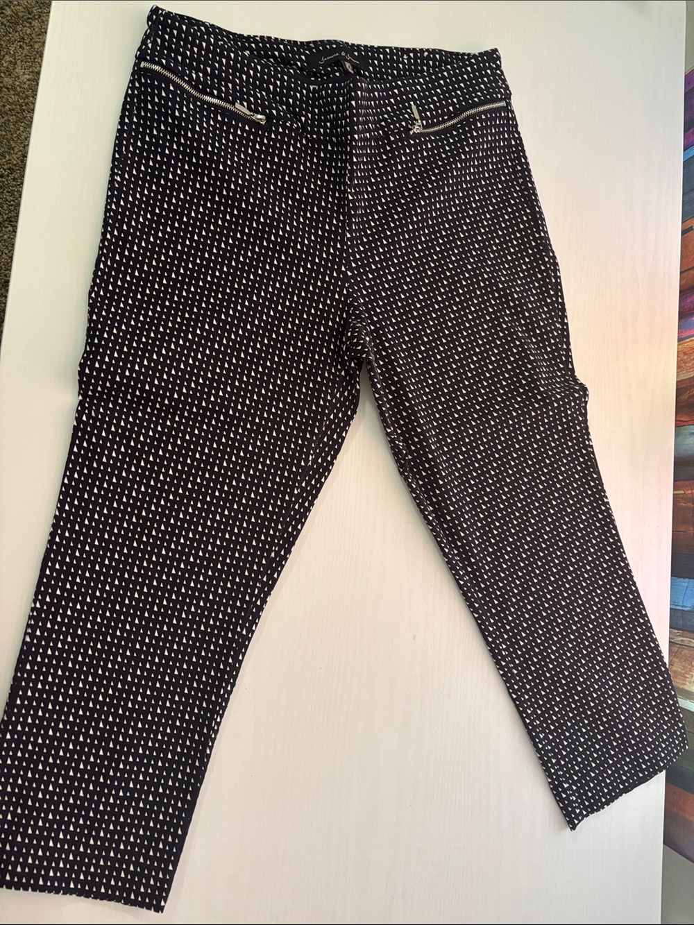 Black & White Geo-Pattern Cropped Ankle Pants